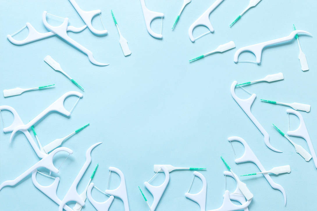 歯間ブラシとフロス｜デンタルクリニック青木